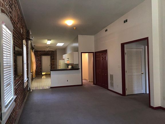5th image of 608 High St