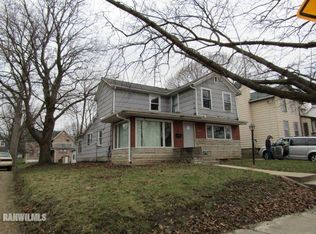 625-625 1/2 W Clark St, Freeport, IL 61032