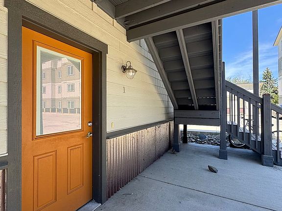4th image of 2243 Airport Rd #1