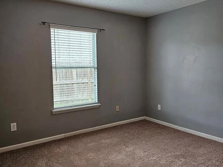 1276 Winding Brook Ct — Photo 12