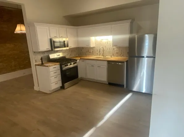 334 N Main St #B, Saint Charles, MO 63301