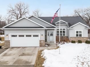 2689 Cavalry Ln, Neenah, WI 54956