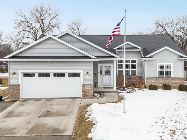 2689 Cavalry Ln, Neenah, WI 54956