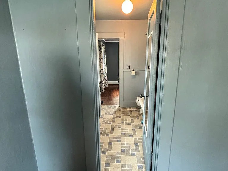 122 N Alberta St — Photo 7