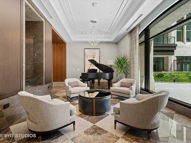 435 N Michigan Ave #401 — Photo 26