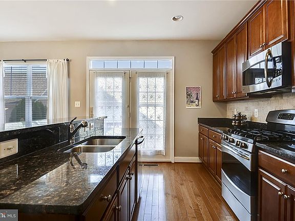 5th image of 209 John Gibson Dr