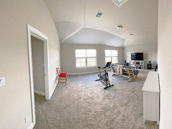 3rd image of 1400 Vista View Dr