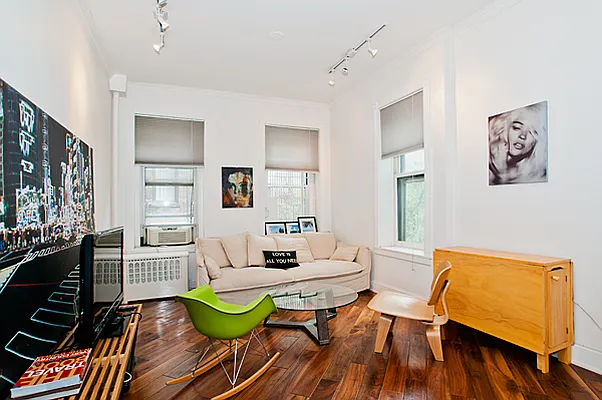 Rented by null | media 8