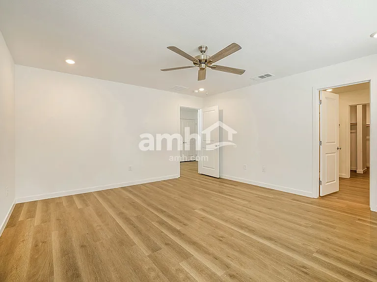2248 Monroe Ave — Photo 9