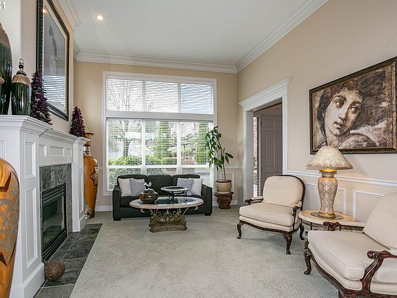 3rd image of 2900 Beacon Hill Dr