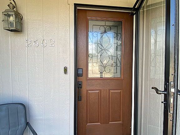 Front screen+door <1 yr old