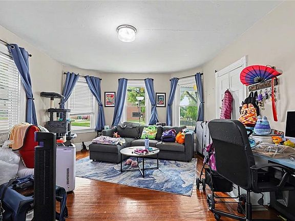 3rd image of 84-86 Doyle Ave
