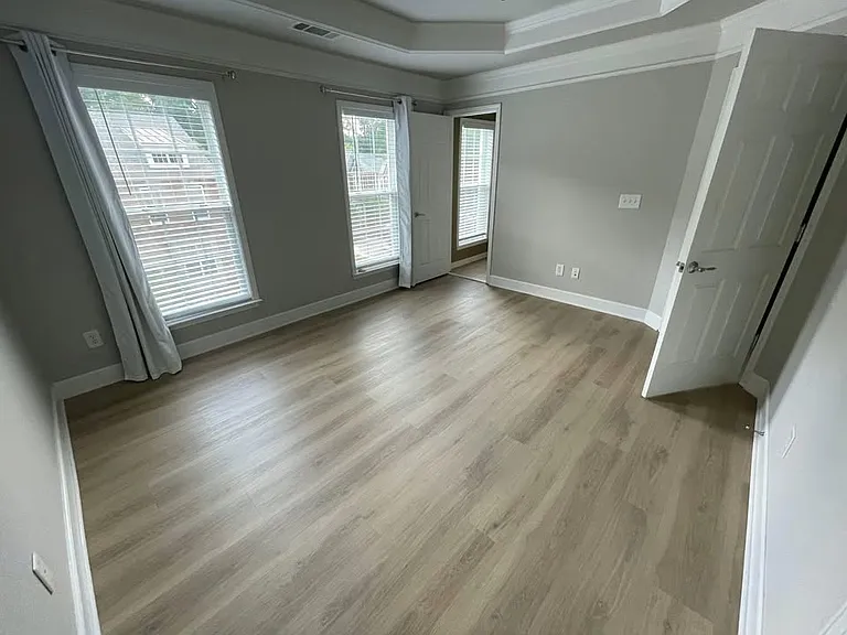 2253 Limehurst Dr — Photo 2