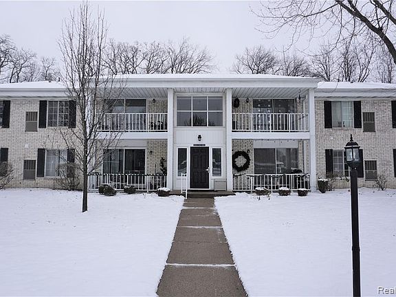 2nd image of 35962 Ann Arbor Trl