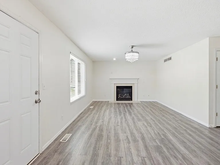 7649 Tollgate Ct — Photo 11