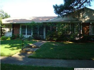 900A Dumbarton Dr, Lakewood, NJ