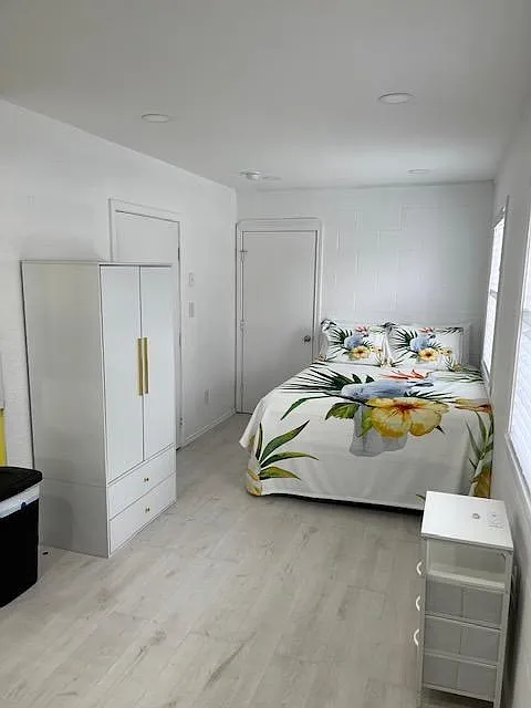 1 bed, 1.0 bath, 500 sqft, $2,400 — Photo 3