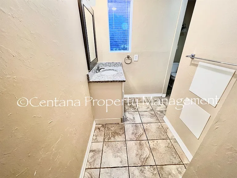 838 W Park St — Photo 13