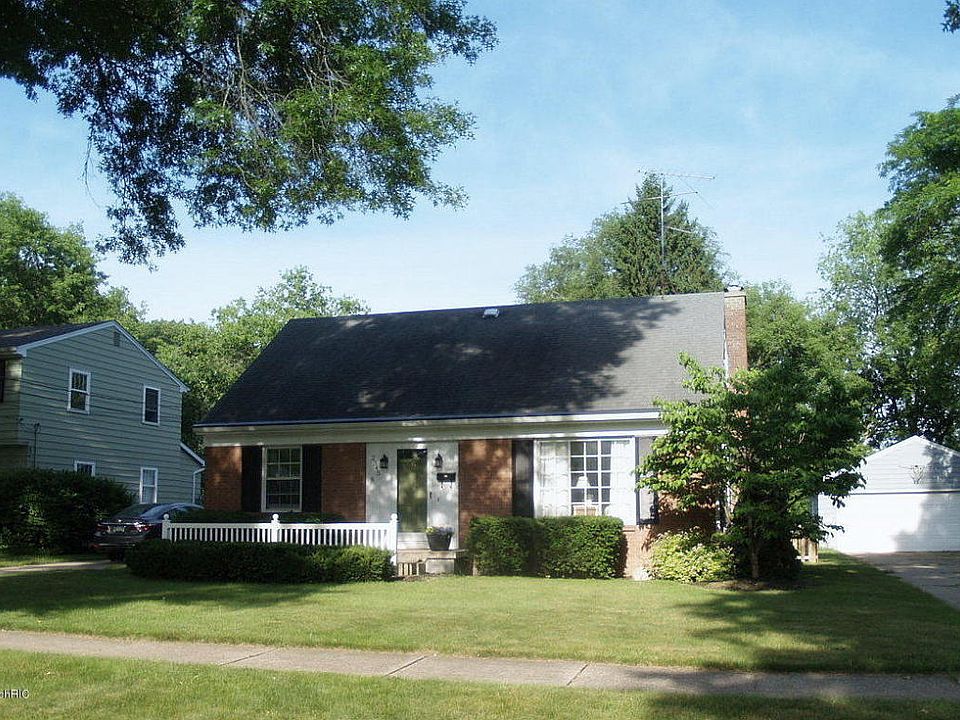 1st image of 2345 Rosewood Ave SE