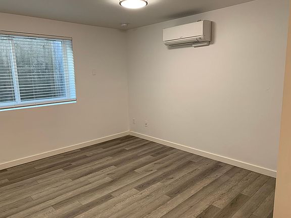 5th image of 427 Summit Ave E #B