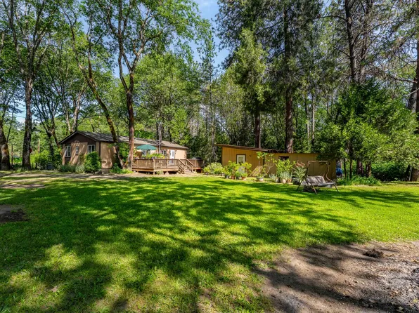 749 Plumtree Ln, Grants Pass, OR 97526