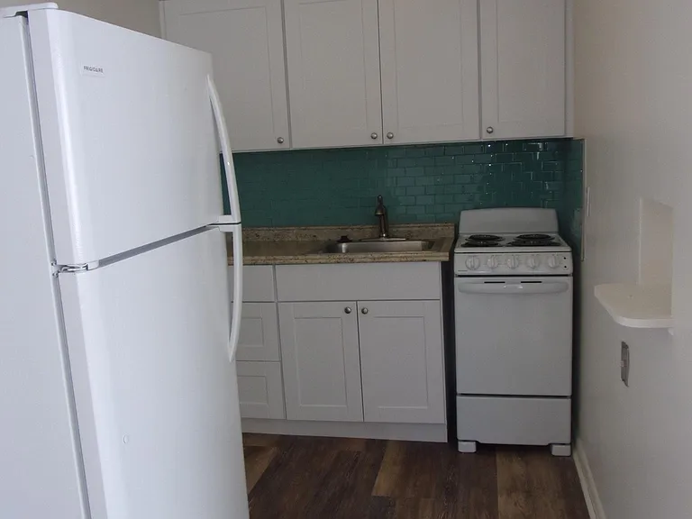 1065 N Pearl St #208 — Photo 2