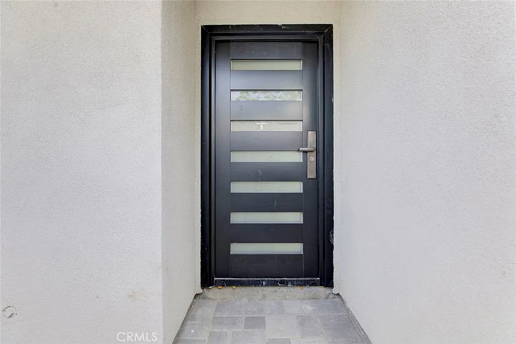 2 bed, 1.5 bath, 800 sqft, $2,990 — Photo 3