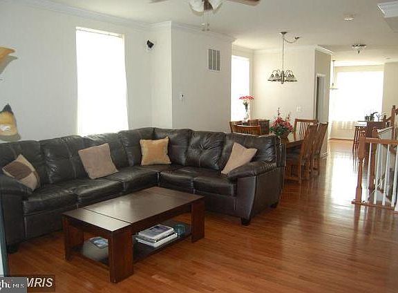 4th image of 2889 Chinkapin Oak Ln #240
