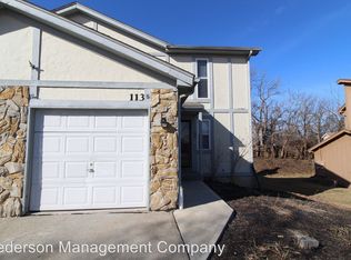 113 S Saxony Dr, Olathe, KS 66061