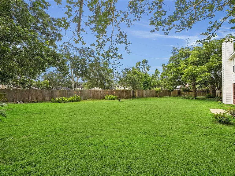 1306 Hunter Wood Dr — Photo 44