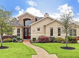 2207 Thicket Ridge Ln, Houston, TX 77077