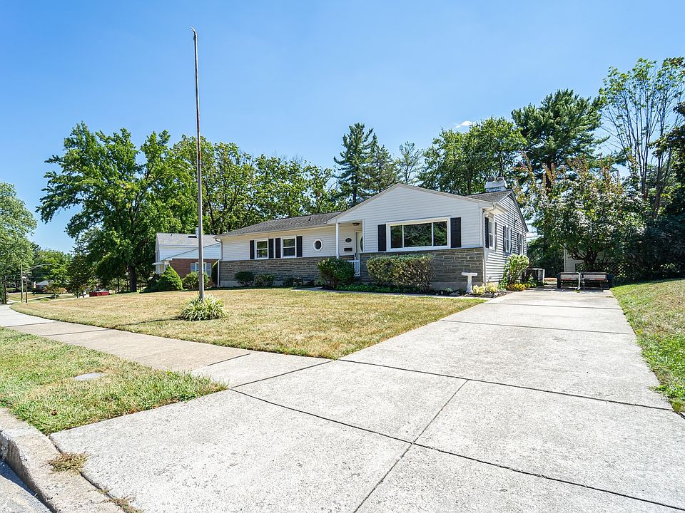 2 level stone ranch home in the sought-after Dulaney Valley community!