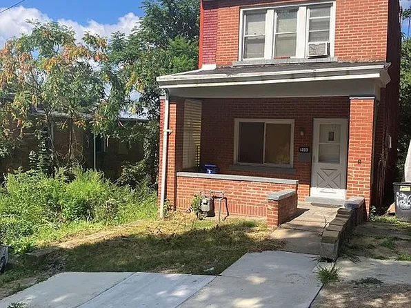 1203 Pineridge St, Pittsburgh, PA 15208