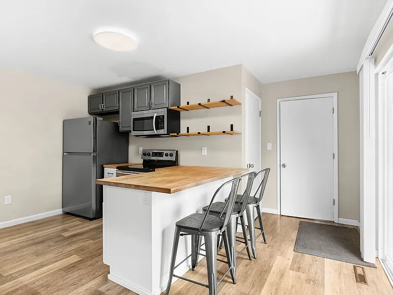 3295 Emerson Ave — Photo 5