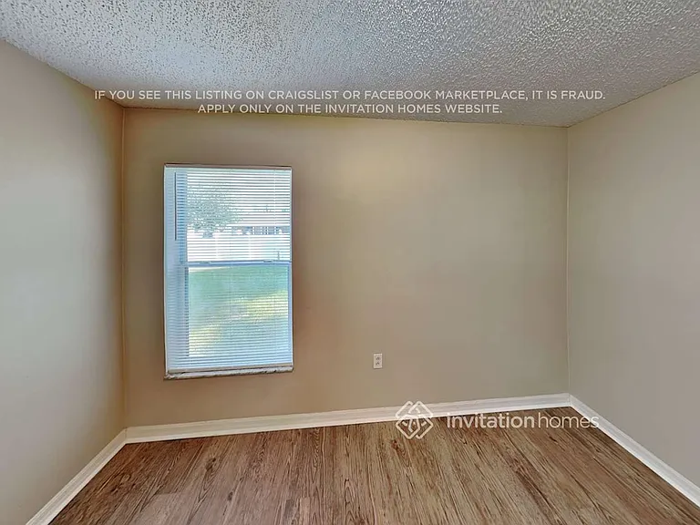1395 Valhalla St — Photo 9