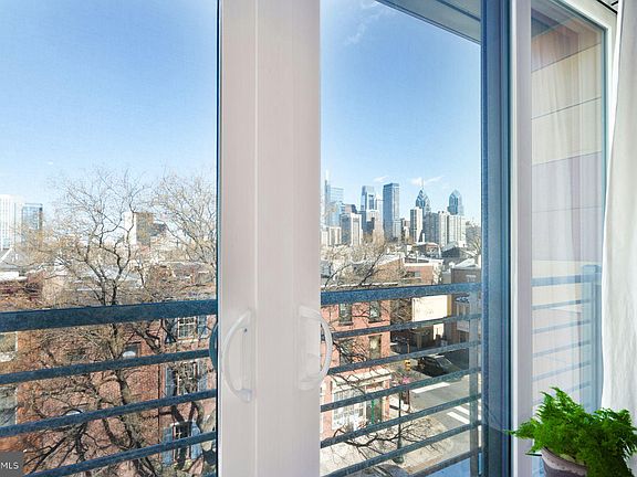 4th image of 600 S 24th St Unit 402