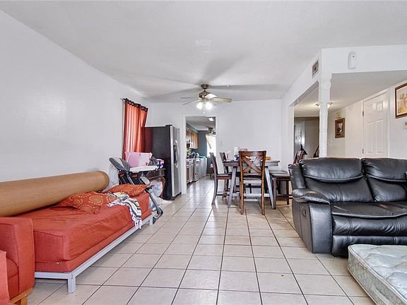 4th image of 2428-30 Caswell Ln