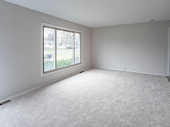 2nd image of 511 Indianwood Dr