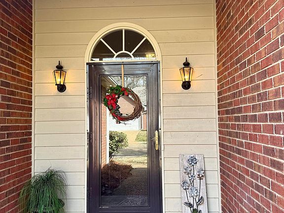 3rd image of 106 Cowles Creek Rd