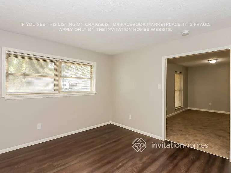 2104 Yorktown Ct N — Photo 8
