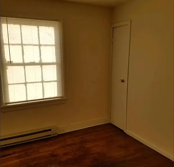 306 Saint Claire Ln — Photo 3