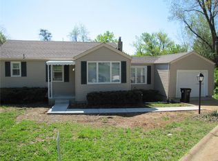 10720 Tesshire Dr, Saint Louis, MO 63123