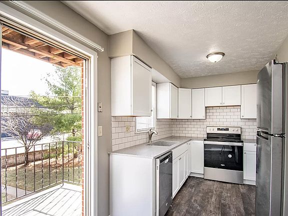 2nd image of 505 Wilshire Dr APT 12