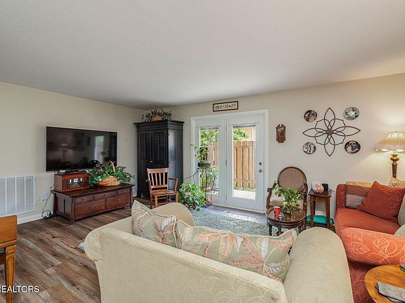 4th image of 3104 N Broadway St APT C18