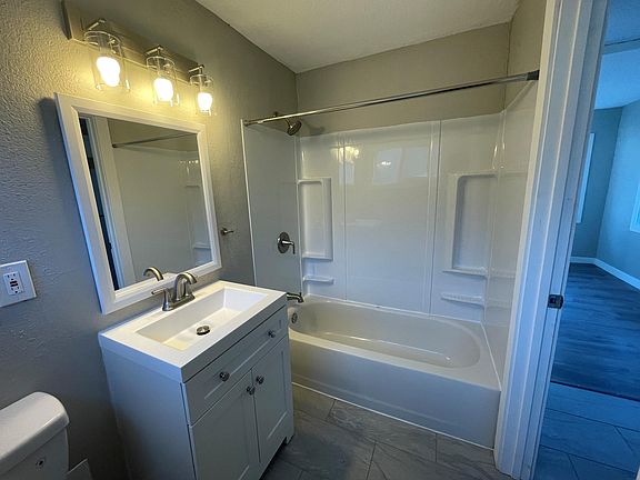5th image of 5009 NE Hazel Dell Ave #15