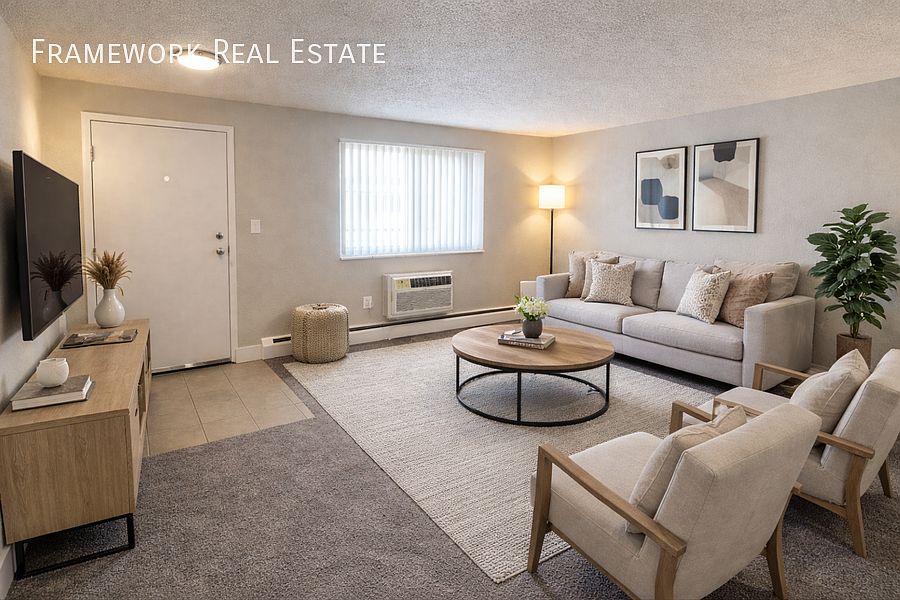 1st image of 3048 W Amherst Ave APT 201