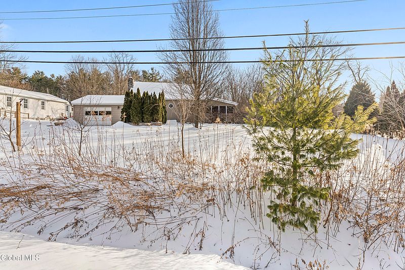 4th image of 1727 Thacher Park Road