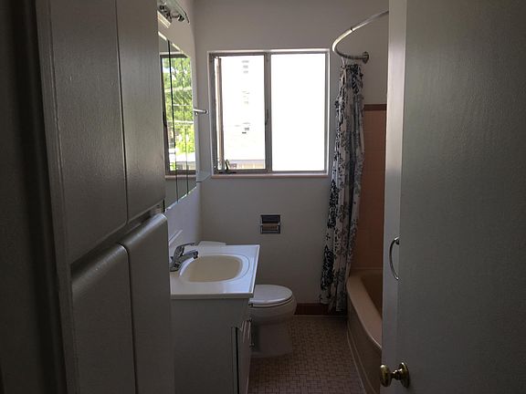 5th image of 750 E 200 S APT 38