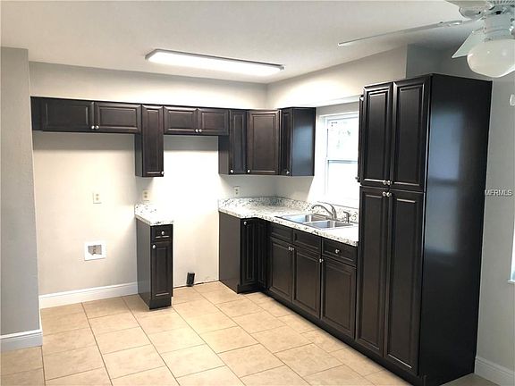4th image of 18 Tangerine Dr