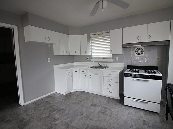 5th image of 28315 Pierce St